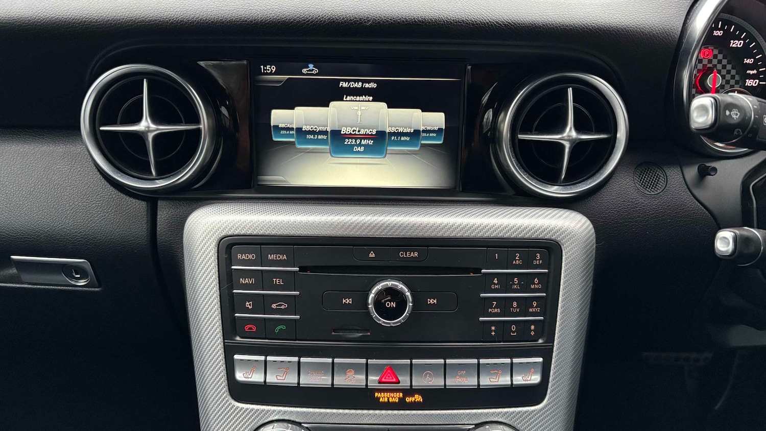 Used Mercedes-Benz SLC 2018 for sale - 78010166: Photo 2