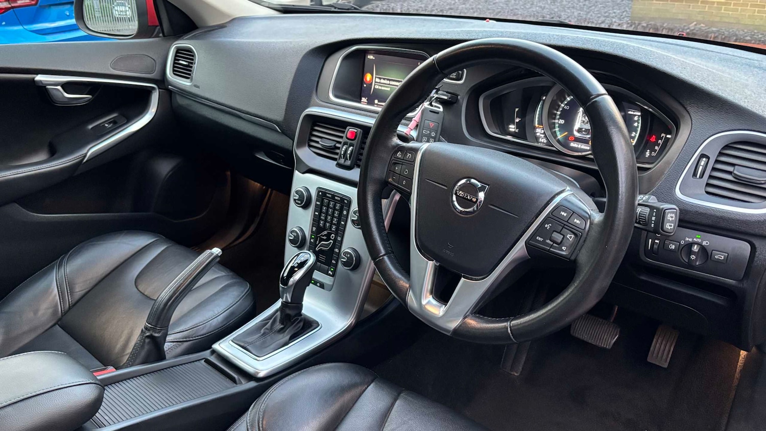 Used Volvo V40 2018 for sale - 76390745: Photo 11