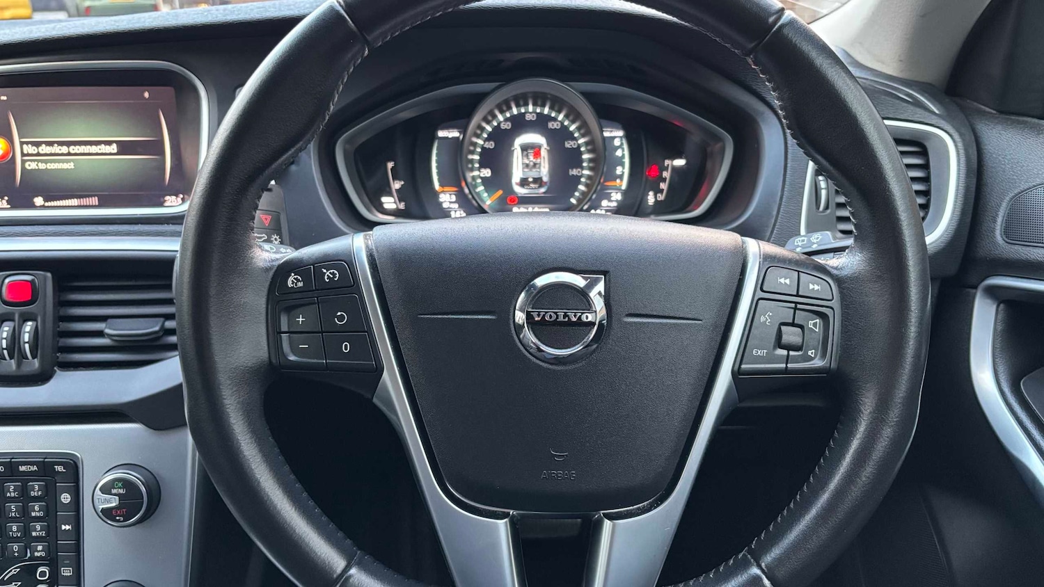 Used Volvo V40 2018 for sale - 76390745: Photo 13