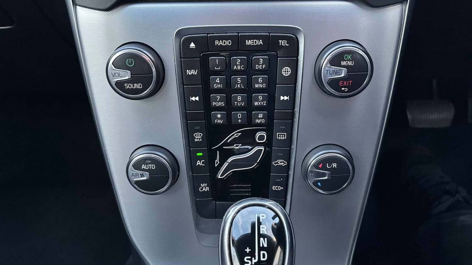 Used Volvo V40 2018 for sale - 76390745: Photo 14