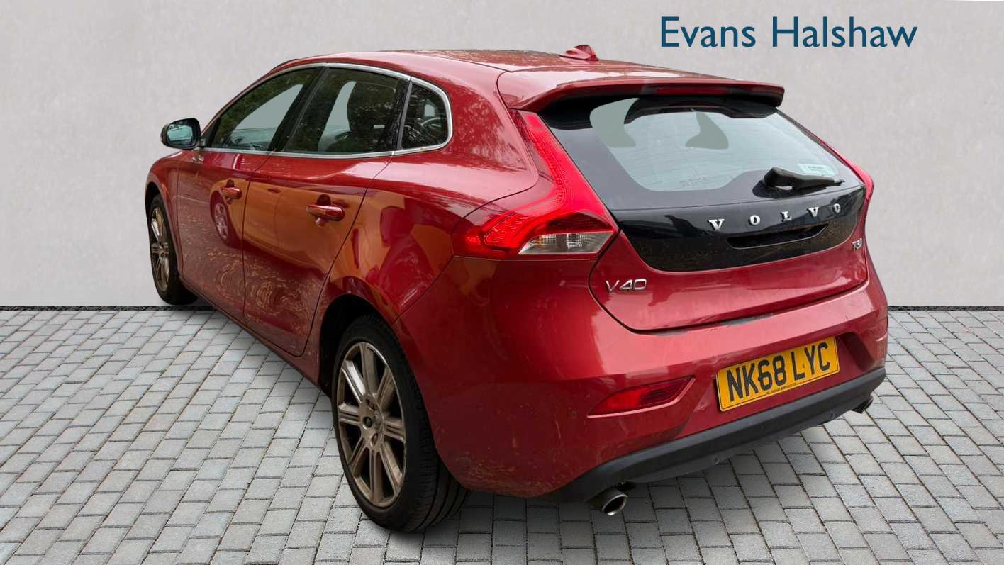 Used Volvo V40 2018 for sale - 76390745: Photo 2