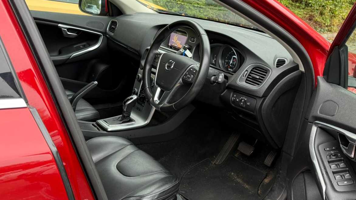 Used Volvo V40 2018 for sale - 76390745: Photo 3