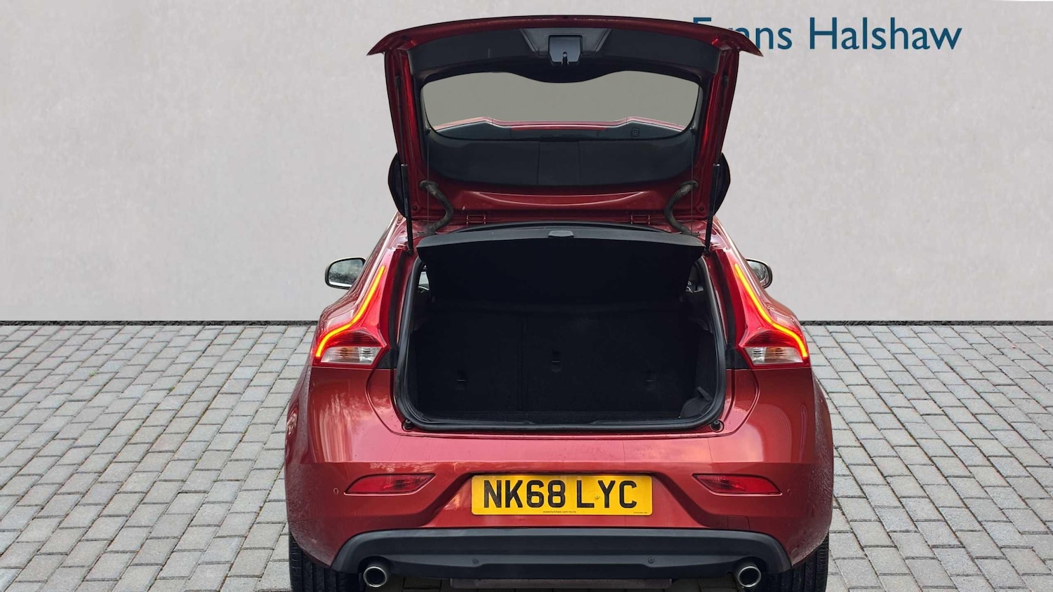 Used Volvo V40 2018 for sale - 76390745: Photo 9