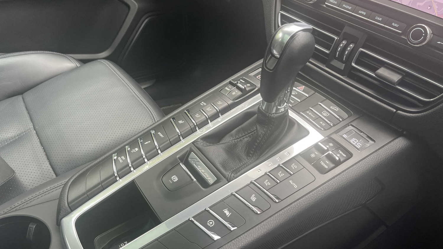 Used Porsche Macan 2019 for sale - 76156338: Photo 19