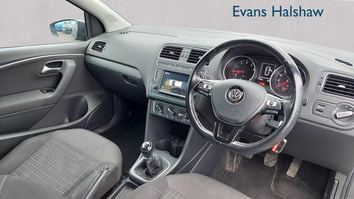 Used Volkswagen Polo 2017 for sale - 77414825: Photo 3