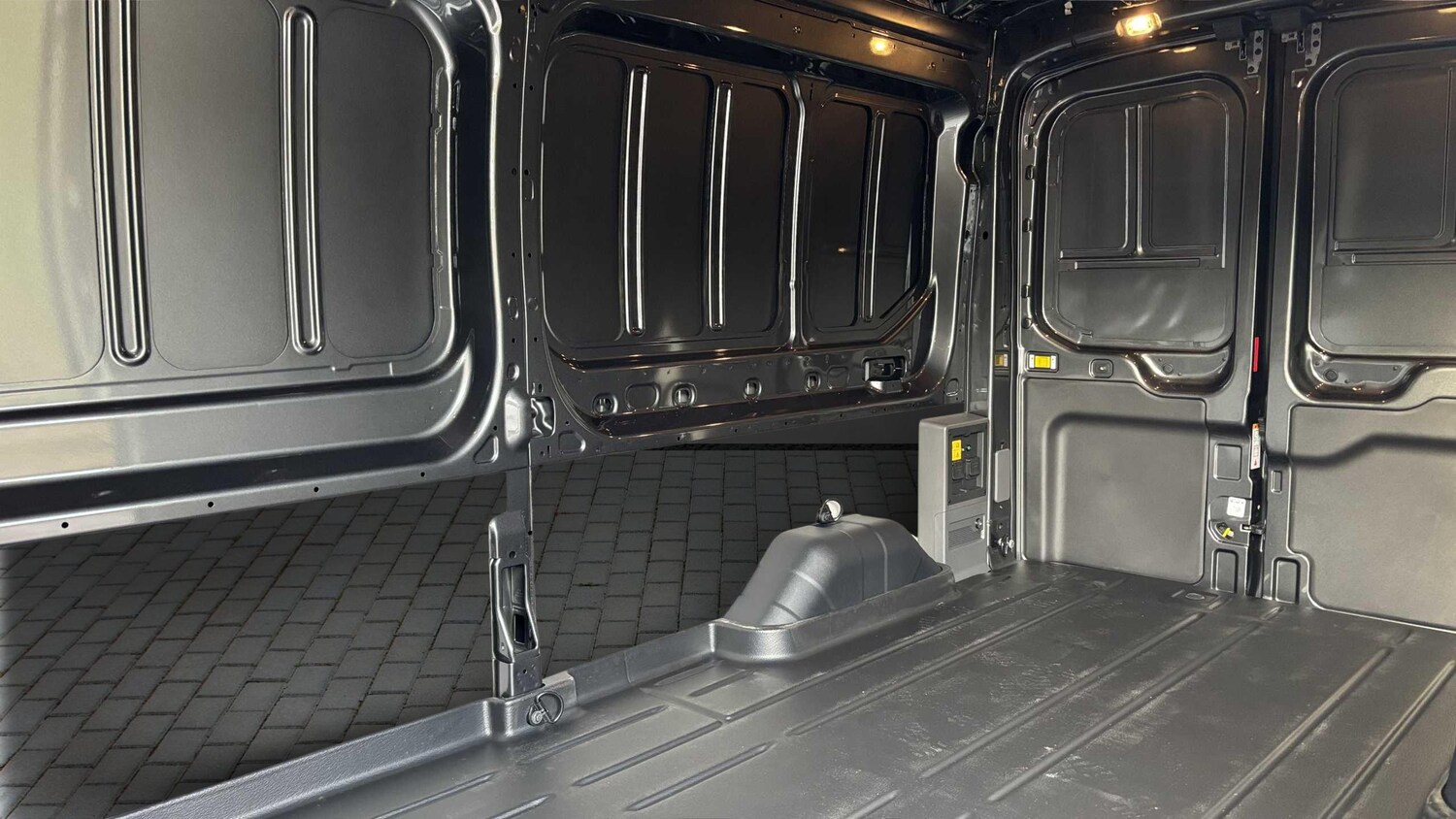 Used Ford E-Transit 2025 for sale - 77428981: Photo 17