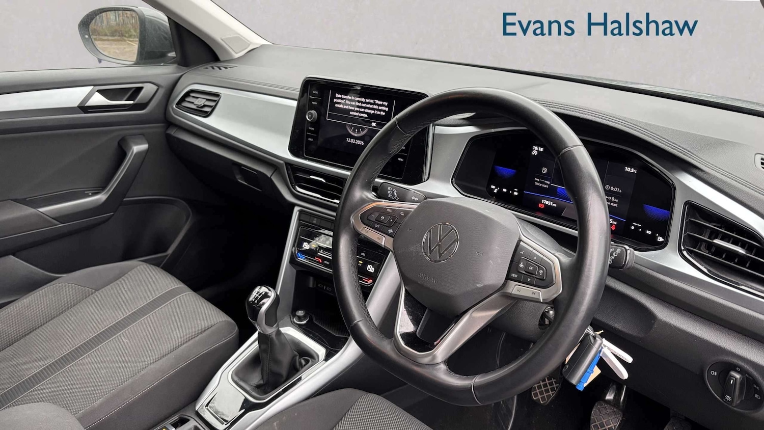 Used Volkswagen T-Roc for sale - 77861942: Photo 3