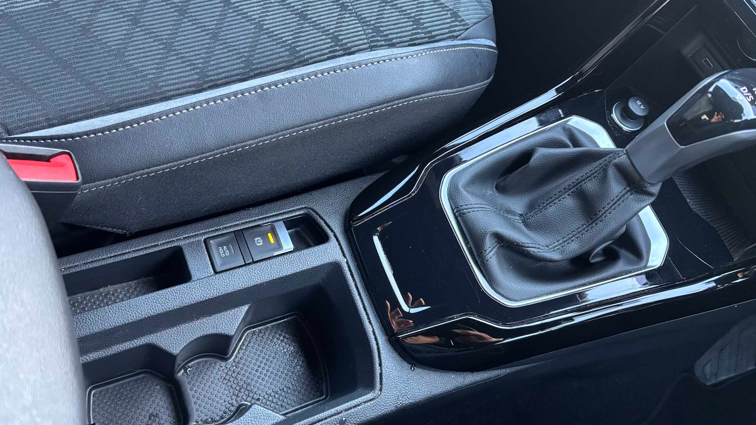 Used Volkswagen T-Roc 2022 for sale - 76967869: Photo 16