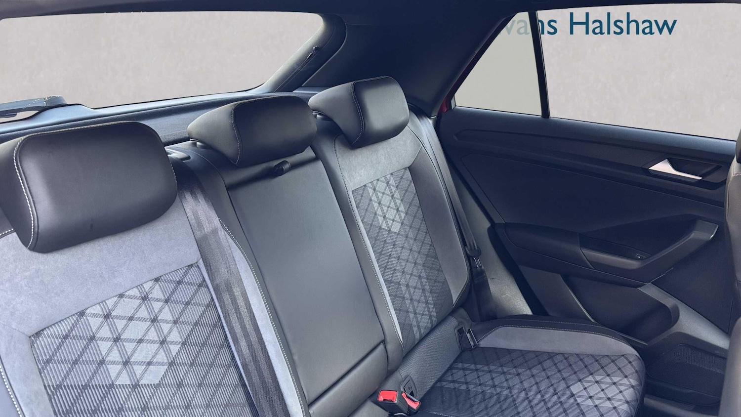 Used Volkswagen T-Roc 2022 for sale - 76967869: Photo 17