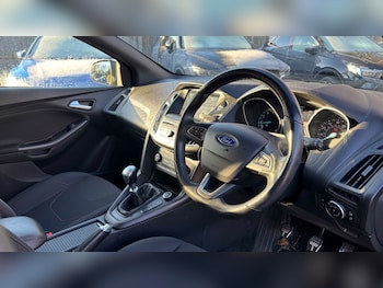Used Ford Focus 2017 for sale - 76648790: Photo