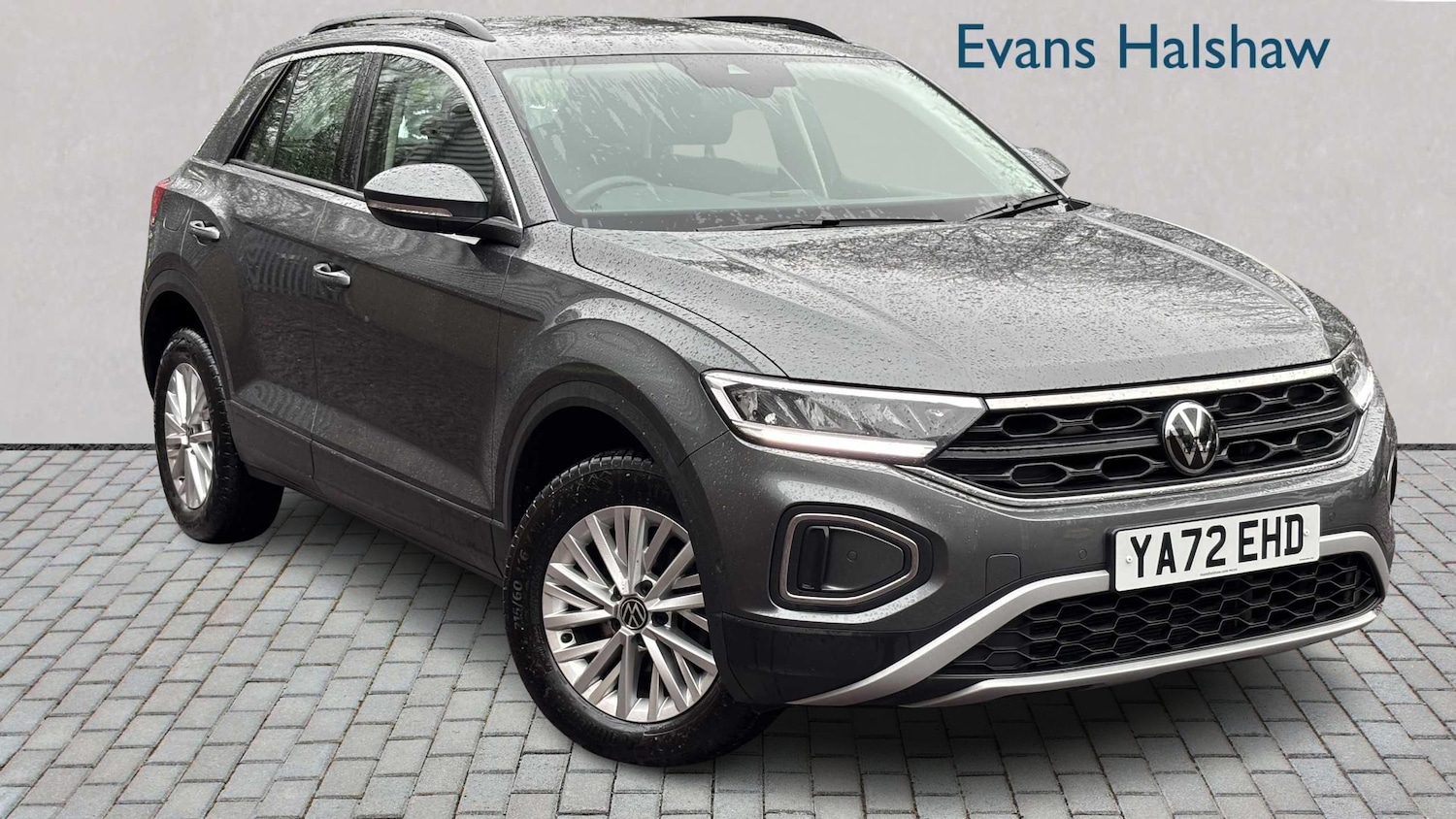 Used Volkswagen T-Roc 2023 for sale - 77698816: Photo 1