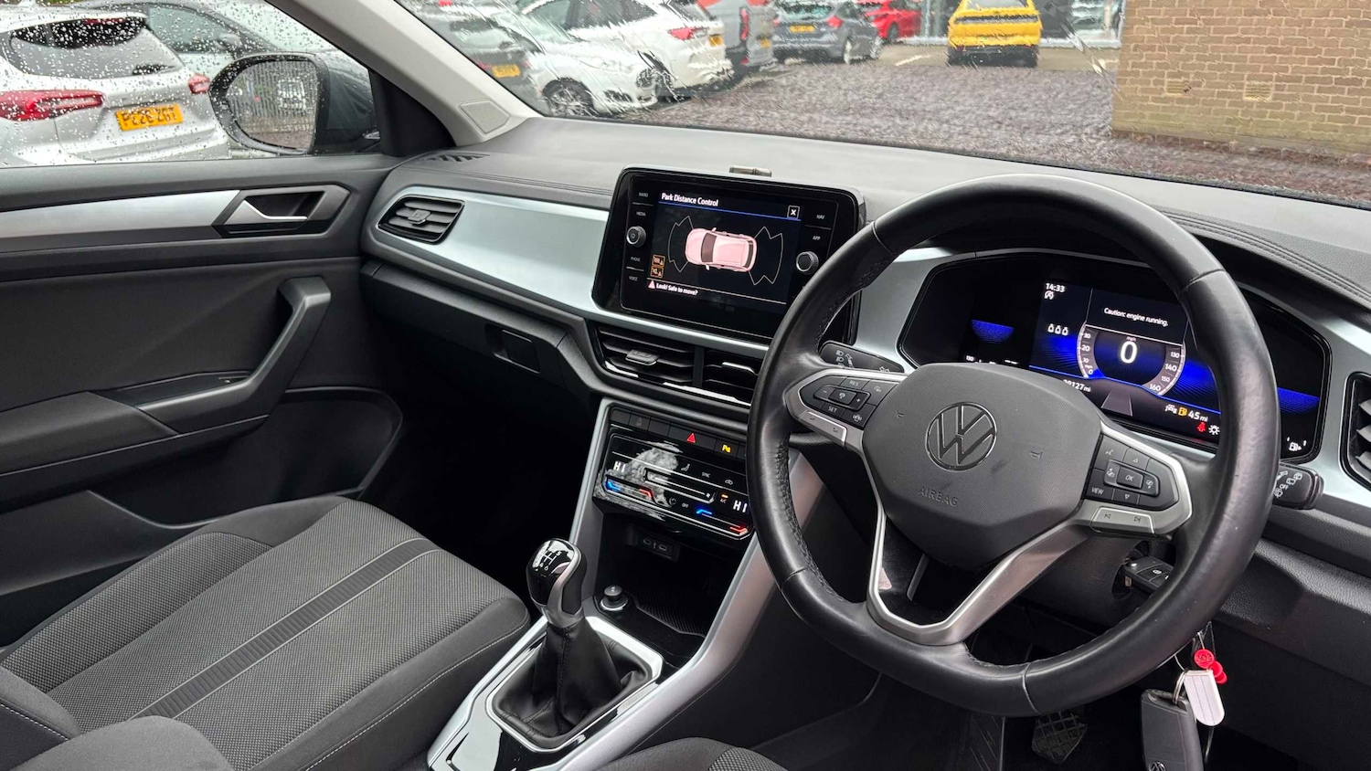 Used Volkswagen T-Roc 2023 for sale - 77698816: Photo 11