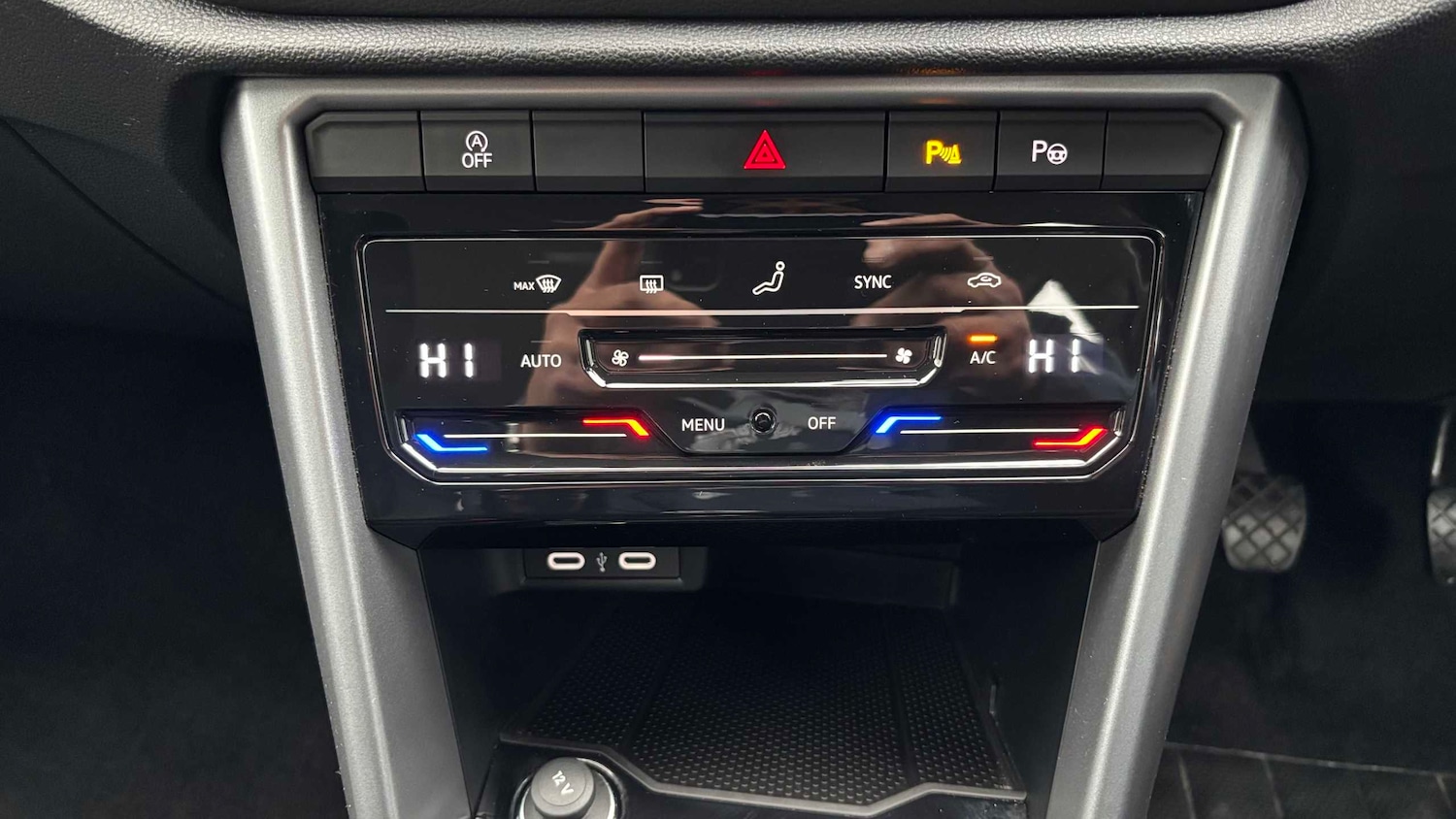 Used Volkswagen T-Roc 2023 for sale - 77698816: Photo 14