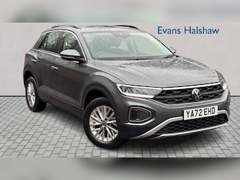 Used Volkswagen T-Roc 2023 for sale - 77698816: Photo