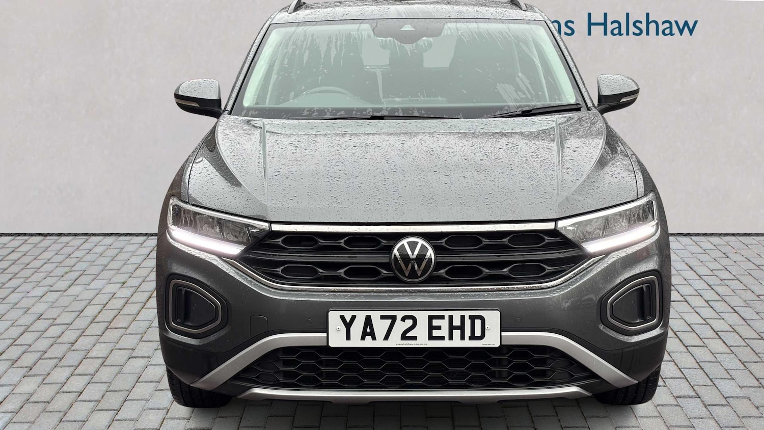 Used Volkswagen T-Roc 2023 for sale - 77698816: Photo 4