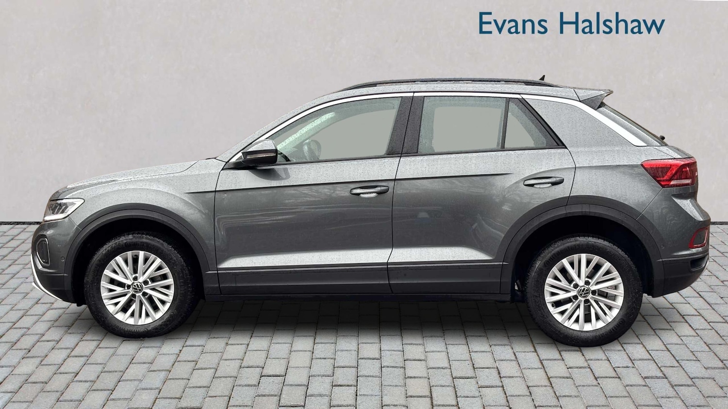 Used Volkswagen T-Roc 2023 for sale - 77698816: Photo 6