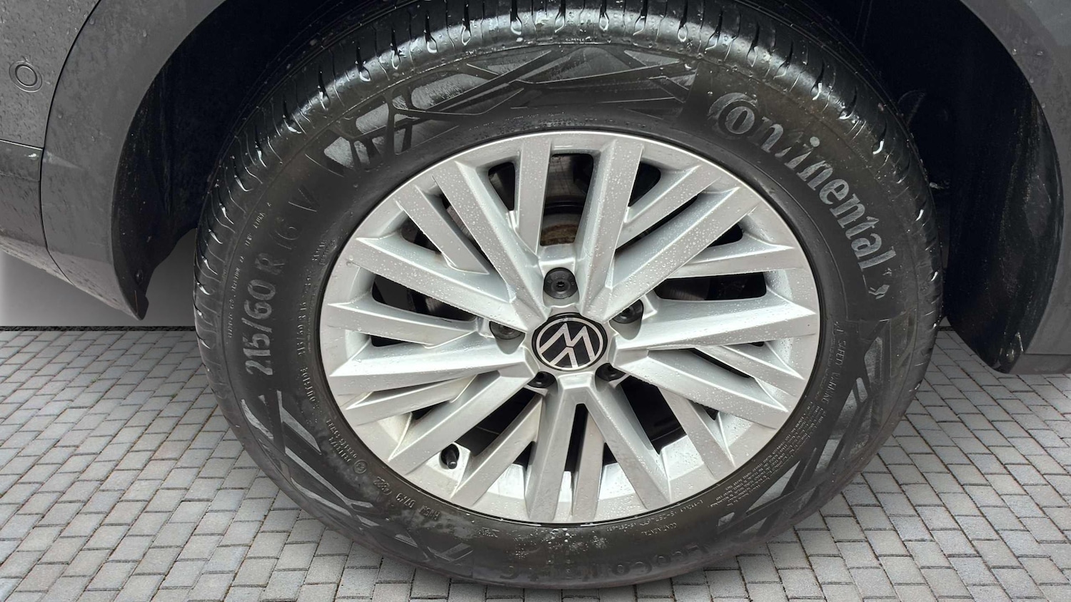 Used Volkswagen T-Roc 2023 for sale - 77698816: Photo 8