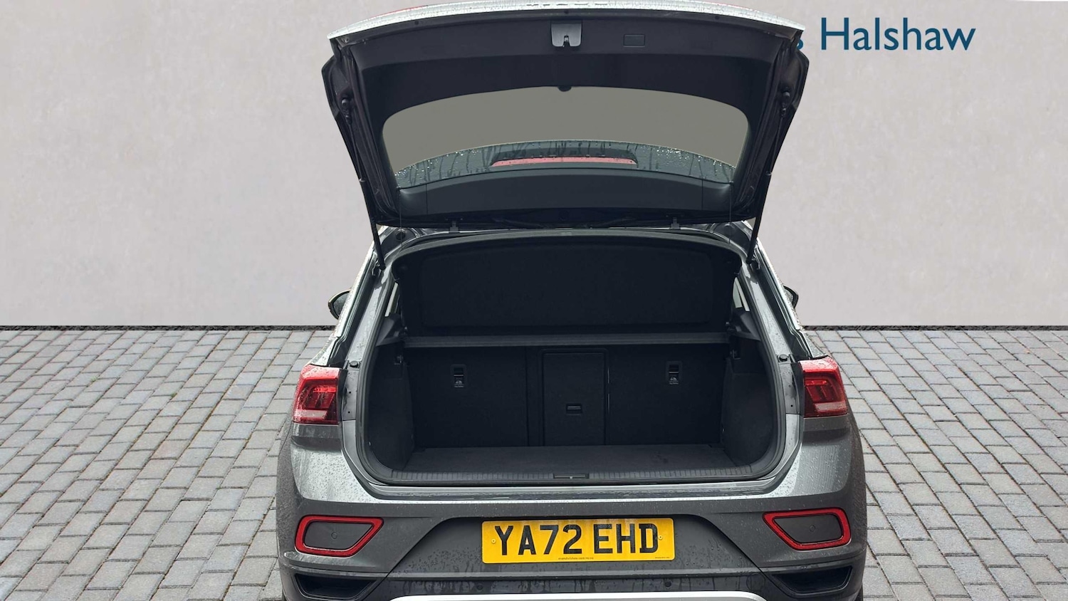 Used Volkswagen T-Roc 2023 for sale - 77698816: Photo 9