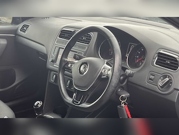 Used Volkswagen Polo 2017 for sale - 76218339: Photo