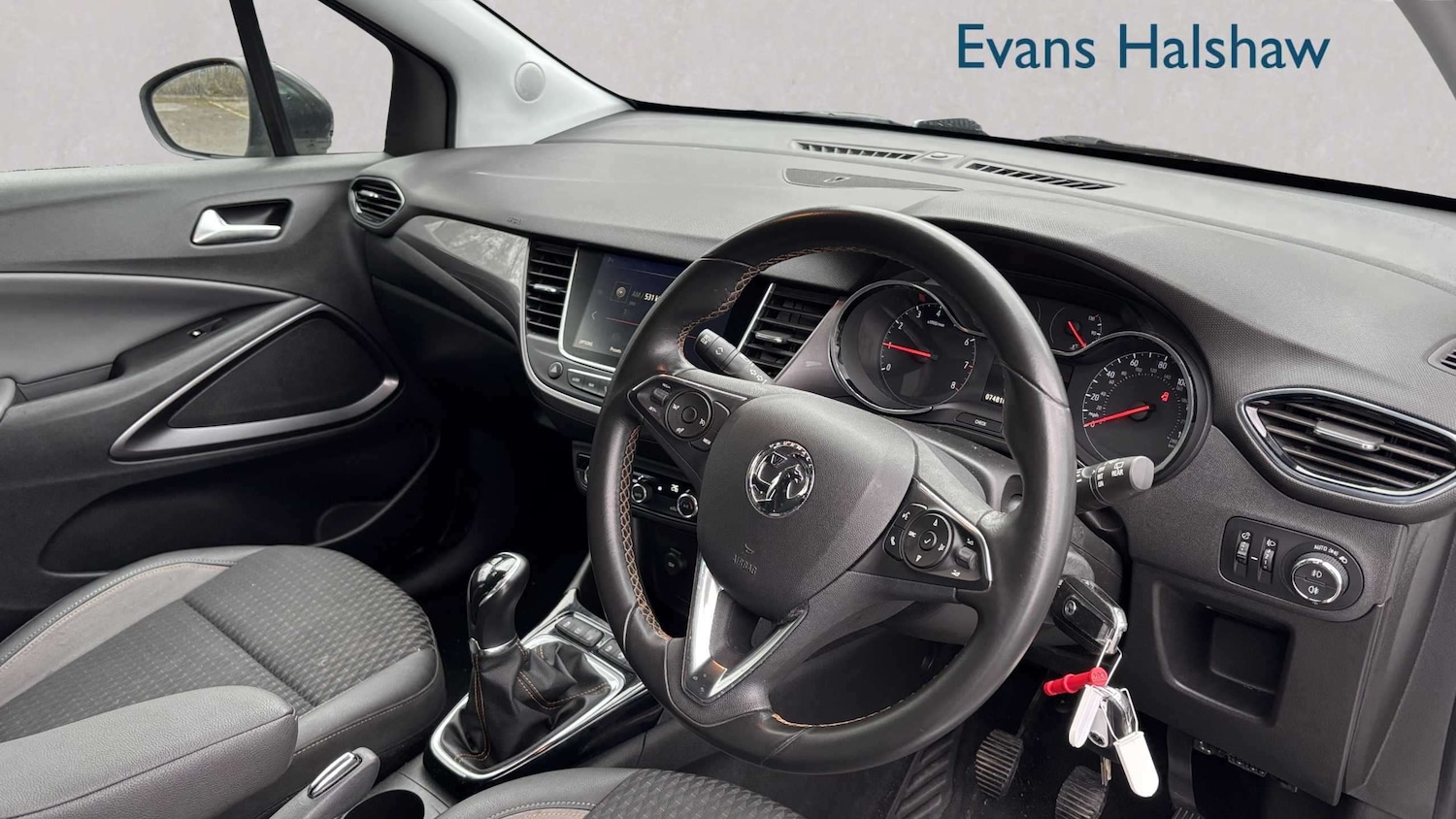 Used Vauxhall Crossland X 2017 for sale - 77885899: Photo 3