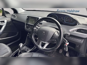 Used Peugeot 2008 2017 for sale - 79014880: Photo