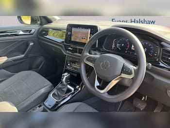 Used Volkswagen T-Roc 2025 for sale - 79624384: Photo