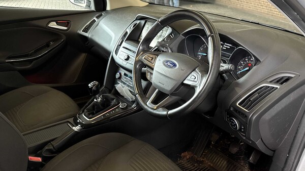 Used Ford Focus 2015 for sale - 76329232: Photo 3