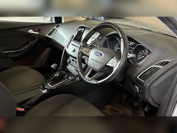Used Ford Focus 2015 for sale - 76329232: Photo 3