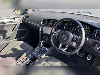 Used Volkswagen Golf 2016 for sale - 77960633: Photo