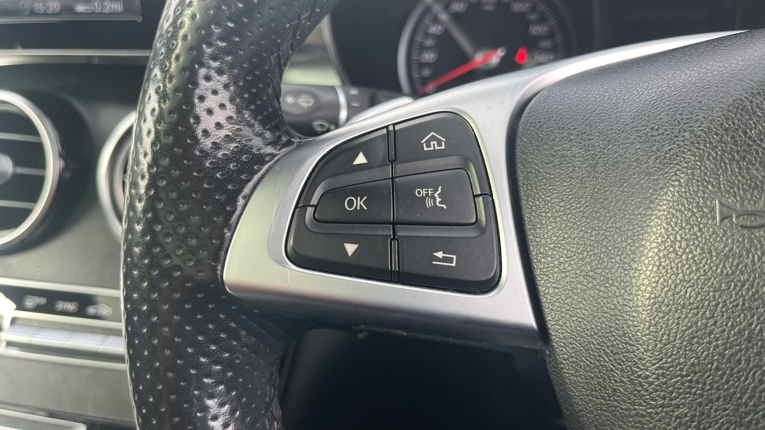 Used Mercedes-Benz GLC 2018 for sale - 75733260: Photo 22