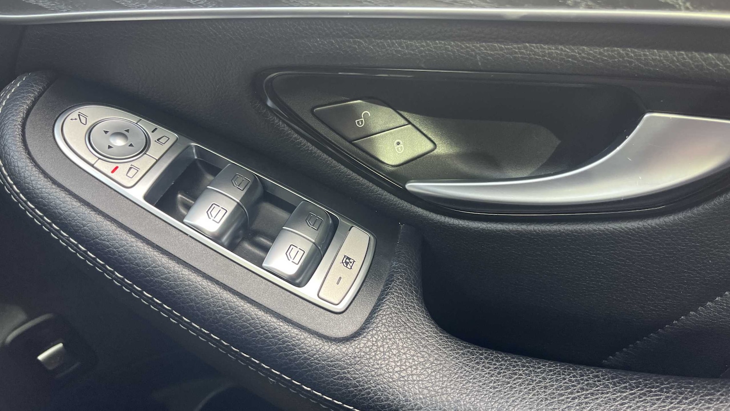 Used Mercedes-Benz GLC 2018 for sale - 75733260: Photo 24