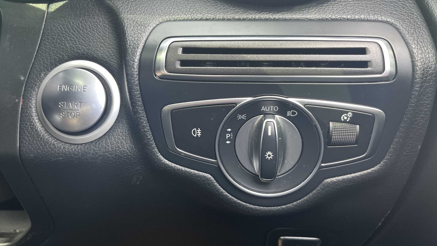 Used Mercedes-Benz GLC 2018 for sale - 75733260: Photo 27