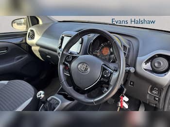 Used Toyota AYGO 2019 for sale - 79624342: Photo