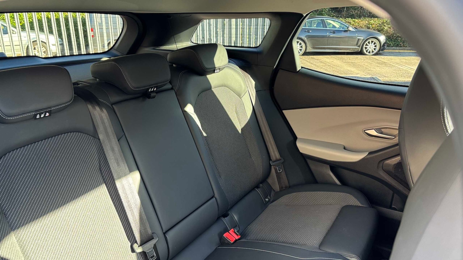 Used Ford Explorer 2024 for sale - 76662014: Photo 17