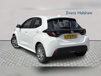 Used Toyota Yaris 2023 for sale - 78857319: Photo