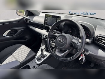 Used Toyota Yaris 2023 for sale - 78857319: Photo