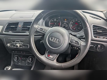 Audi - Q3