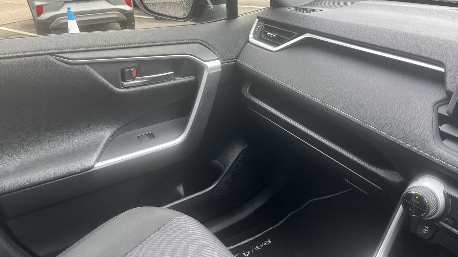 Used Toyota RAV4 2022 for sale - 76087922: Photo 28