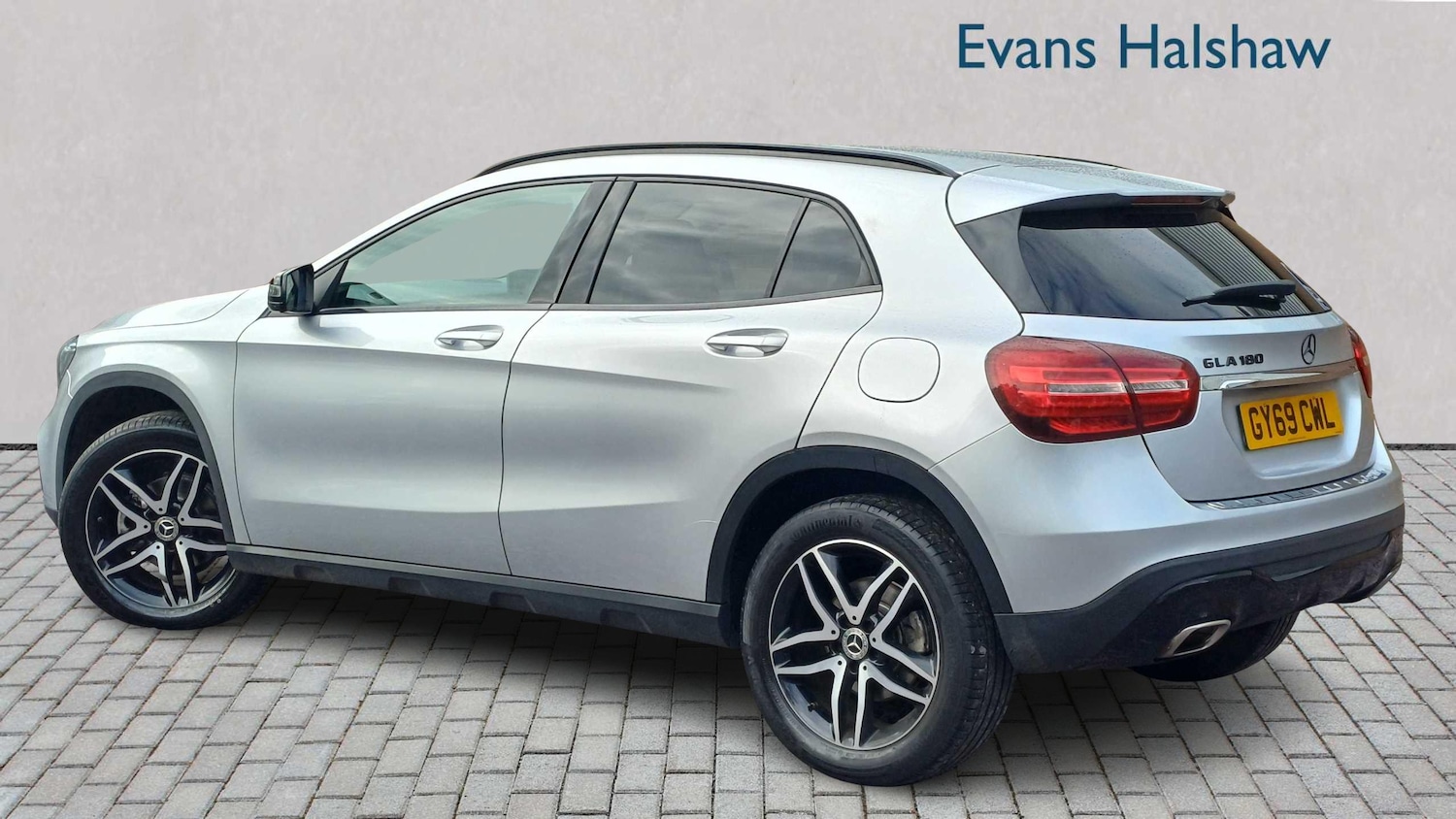 Used Mercedes-Benz GLA 2019 for sale - 76205120: Photo 3