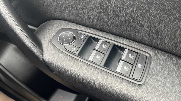 Used Renault Captur 2023 for sale - 75530376: Photo 27