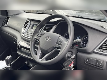 Used Hyundai TUCSON 2016 for sale - 76156312: Photo 3