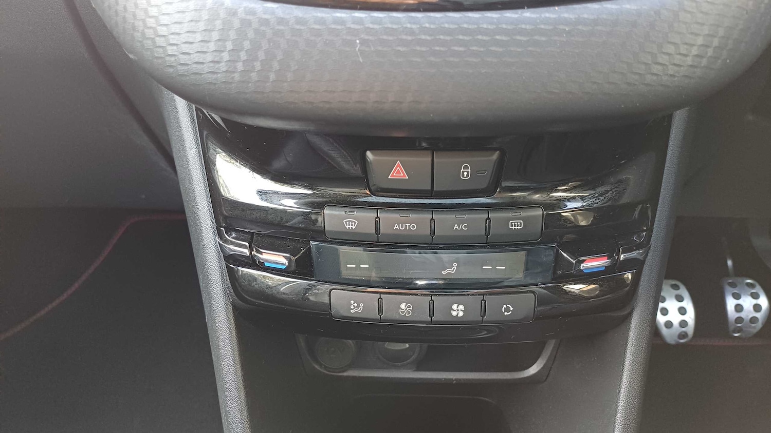 Used Peugeot 2008 2019 for sale - 76075305: Photo 14