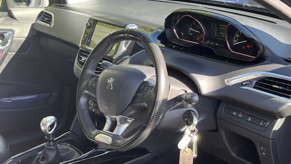 Used Peugeot 2008 2019 for sale - 76075305: Photo 3