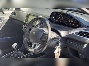 Used Peugeot 2008 2019 for sale - 76075305: Photo