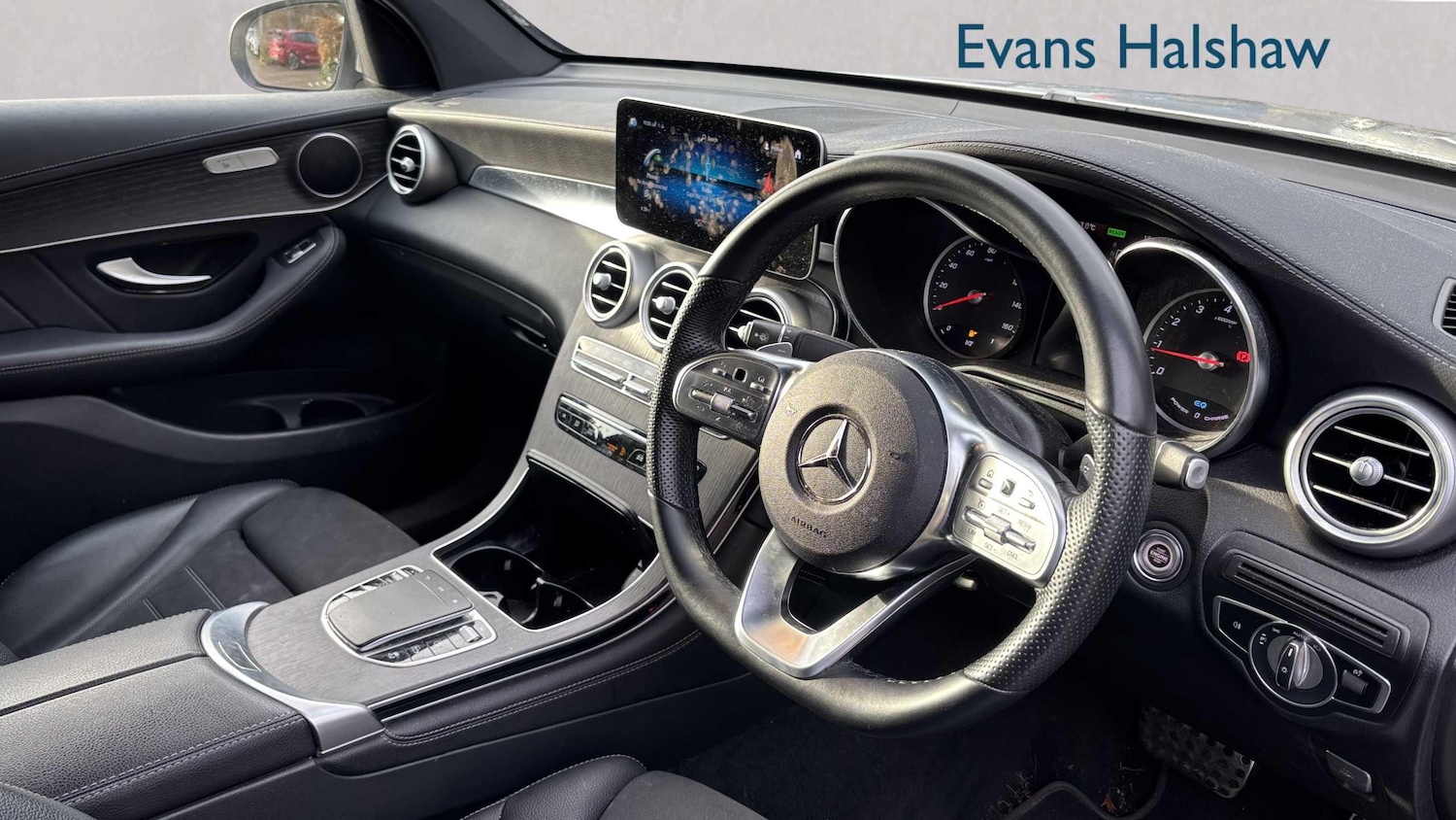 Used Mercedes-Benz GLC 2020 for sale - 76718196: Photo 3