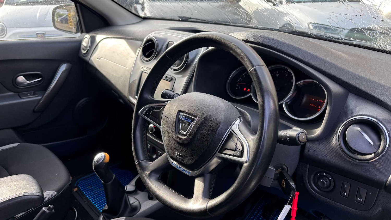 Used Dacia Sandero Stepway 2017 for sale - 76692076: Photo 3