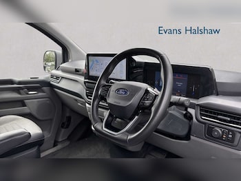Used Ford Tourneo Custom 2025 for sale - 78576970: Photo