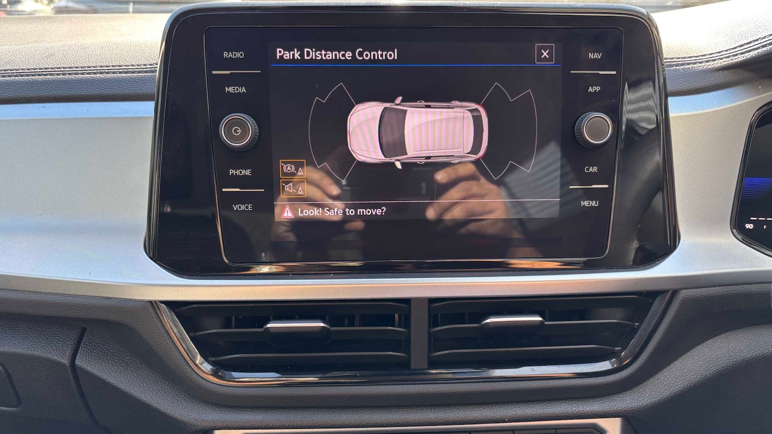 Used Volkswagen T-Roc 2023 for sale - 78119077: Photo 2