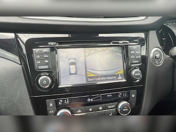 Used Nissan Qashqai 2017 for sale - 76096538: Photo 2