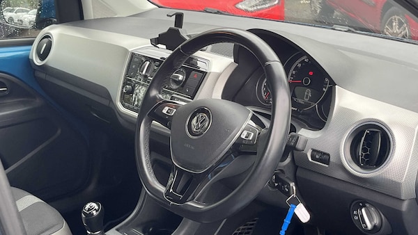 Used Volkswagen up! 2018 for sale - 76205182: Photo 3